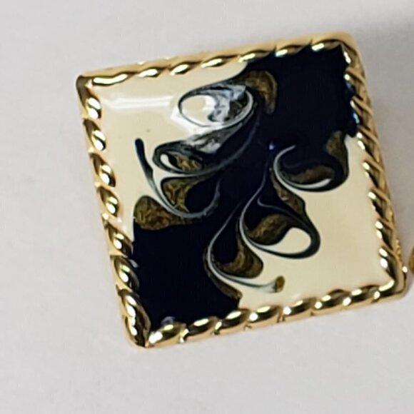 Women's Stunning Gold tone Multi-color Square Stud Earrings - Eye-Catching - Picture 3 of 8